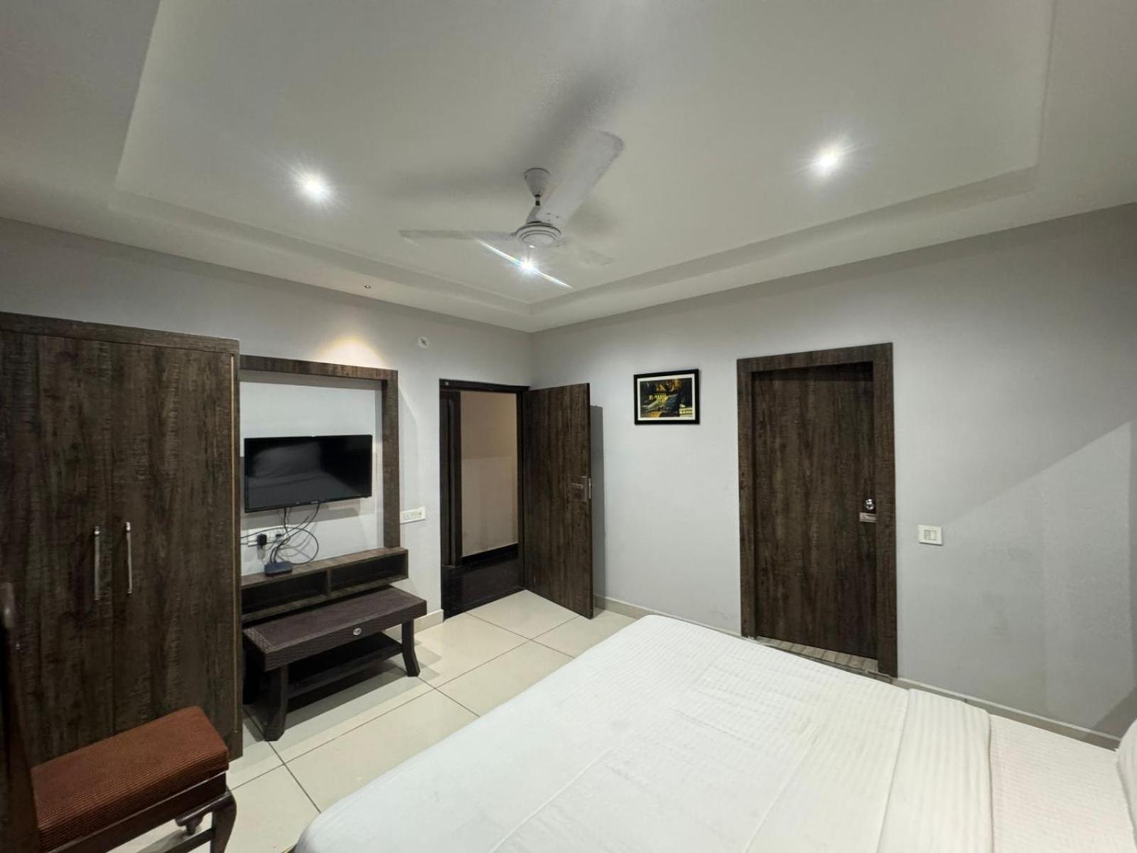 Hotel Pearl Inn Rudrapur Exterior foto