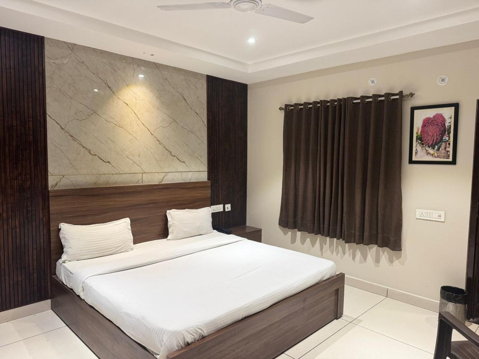 Hotel Pearl Inn Rudrapur Exterior foto